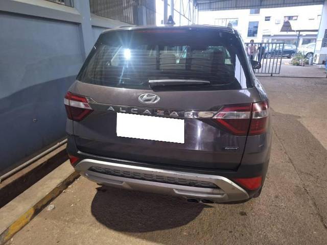 https://images10.gaadi.com/usedcar_image/4555813/original/processed_9d75939e-8663-4661-a861-f32c89bc2e66.jpg?imwidth=6402