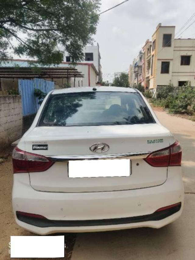 https://images10.gaadi.com/usedcar_image/4555833/original/processed_f57ae0ab-f874-464d-8cdd-54050b3c7e8c.jpg?imwidth=6400