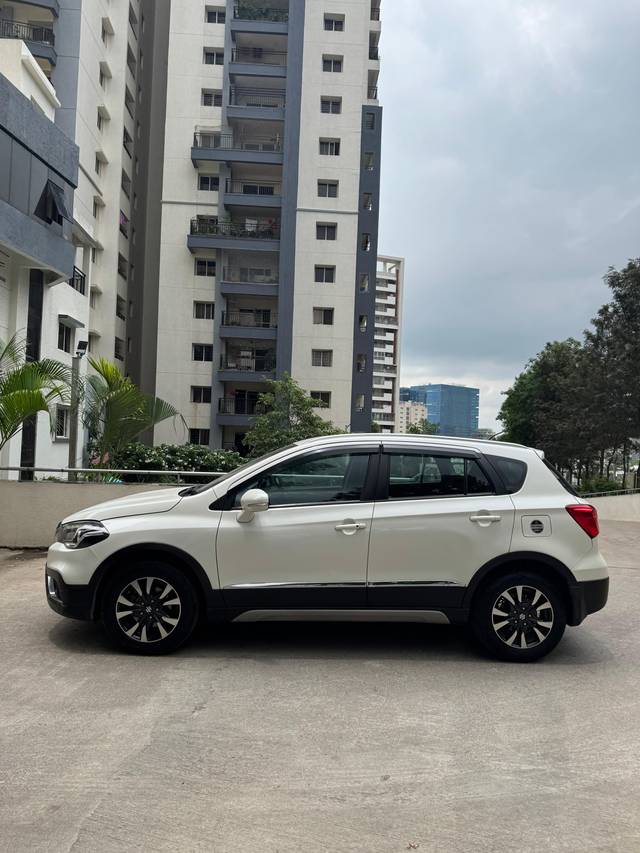 https://images10.gaadi.com/usedcar_image/4555839/original/727aad47d383cb810866af5b29ba2894.jpg?imwidth=6402