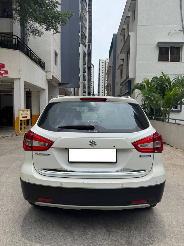 https://images10.gaadi.com/usedcar_image/4555839/original/processed_7103fe824fba1f43b08eb5b992a02df5.jpg?imwidth=6401