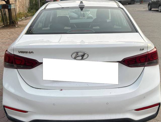 https://images10.gaadi.com/usedcar_image/4555841/original/processed_e95a735f38c754c3793b391b0264fca0.jpg?imwidth=6401