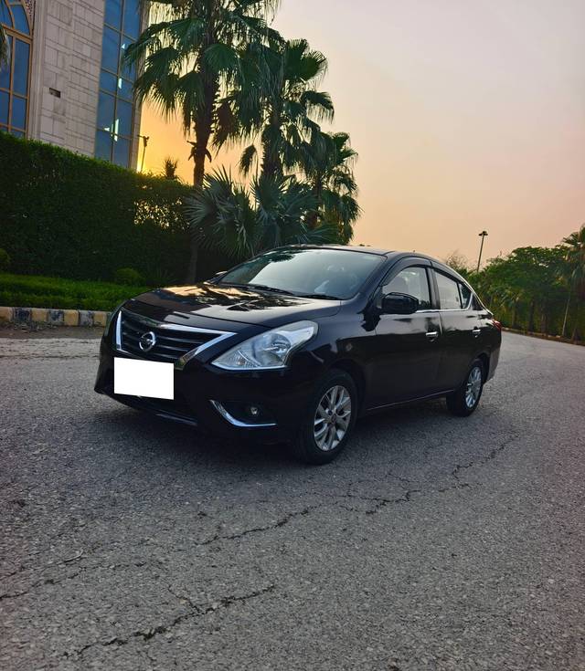 https://images10.gaadi.com/usedcar_image/4555911/original/processed_9b1d04b322e47f07d76406c0b94ffb2e.jpg?imwidth=6402