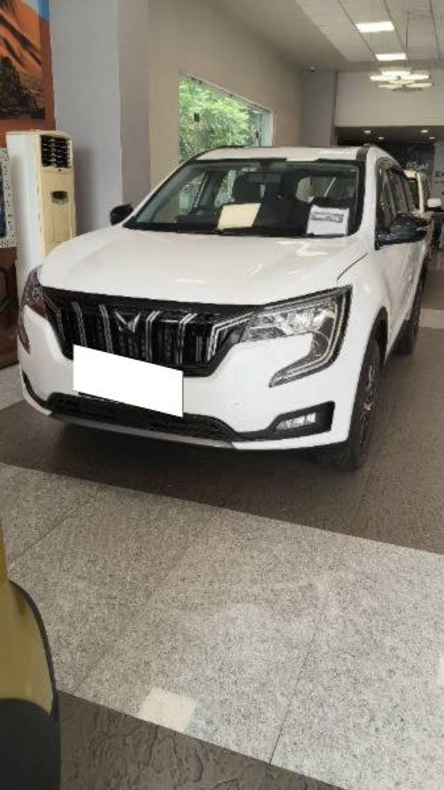 https://images10.gaadi.com/usedcar_image/4555915/original/processed_4469f194-02ff-4b8b-8be5-2d75d5f1354a.jpg?imwidth=6400