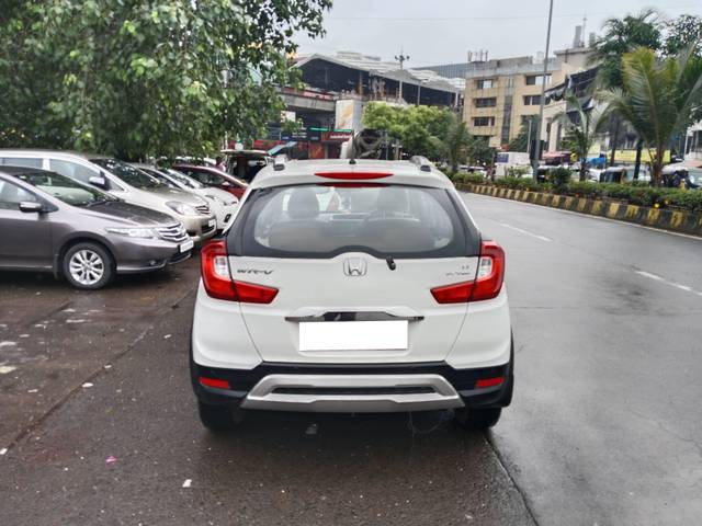 https://images10.gaadi.com/usedcar_image/4555919/original/processed_542813699a06526d79cf616d687002b6.jpg?imwidth=6401