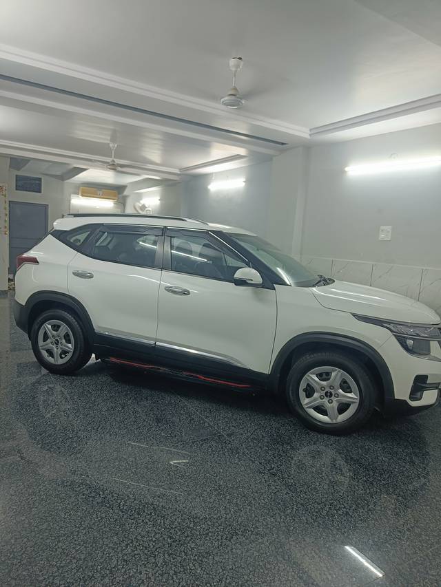 https://images10.gaadi.com/usedcar_image/4555922/original/381552dcce52d734a1a06dd6af262deb.jpg?imwidth=6401