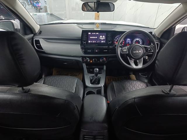 https://images10.gaadi.com/usedcar_image/4555922/original/ce40fb3543ea2b0be0aca5c5c20a01d5.jpg?imwidth=6402