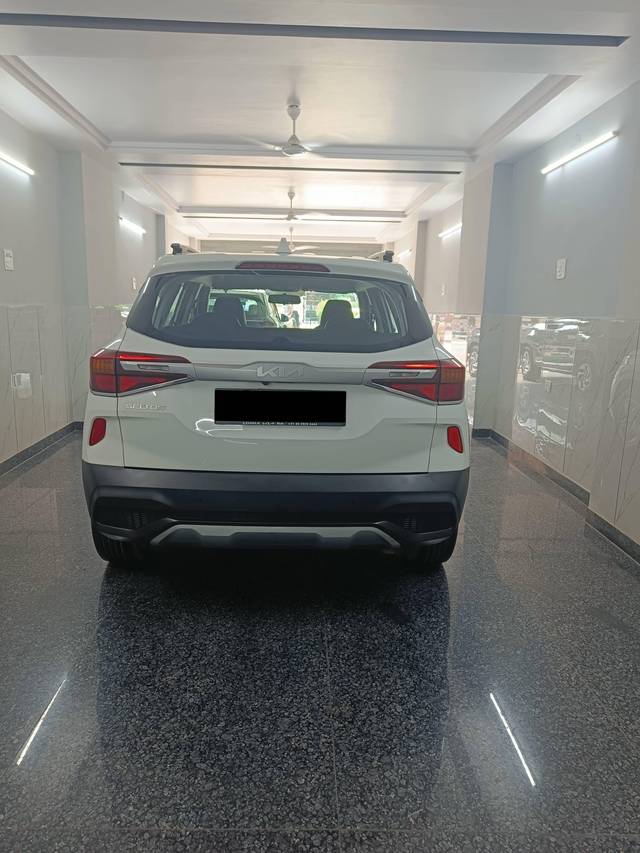 https://images10.gaadi.com/usedcar_image/4555922/original/processed_afdf509528be36eadaf6bf03b27fdfa7.jpg?imwidth=6401