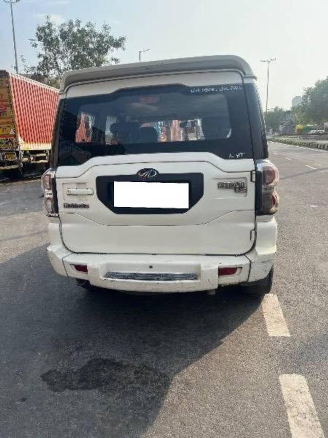 https://images10.gaadi.com/usedcar_image/4555936/original/processed_2cbbef4a-ce08-40fb-b9d4-420f0053fcb9.jpeg?imwidth=6401