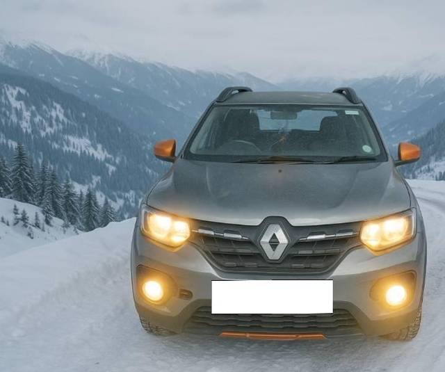 https://images10.gaadi.com/usedcar_image/4555939/original/processed_54077924-1825-4e3e-8075-c017a29ac8e1.jpg?imwidth=6400