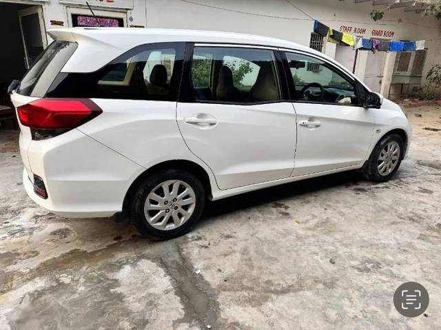https://images10.gaadi.com/usedcar_image/4555941/original/processed_367f612a-21d3-4724-a060-03f1f5564814.jpeg?imwidth=6401