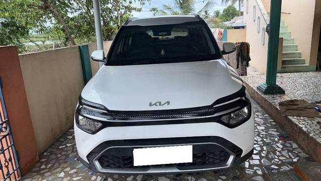 https://images10.gaadi.com/usedcar_image/4555954/original/processed_c94fb1ab-25c7-40f4-b980-3e4fd2050c90.jpeg?imwidth=6400