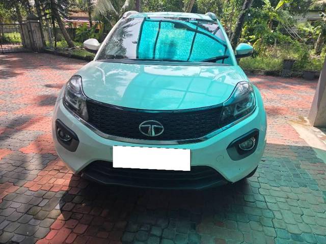https://images10.gaadi.com/usedcar_image/4555956/original/processed_9199eb8a-d554-4e36-b451-2dc0d1405cfd.jpg?imwidth=6400