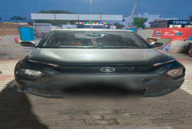 https://images10.gaadi.com/usedcar_image/4555974/original/processed_9677c97d-473c-4ded-9100-8fc5b0f6d6c7.png?imwidth=6400