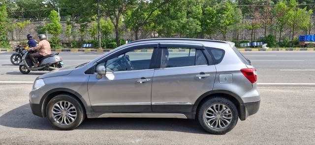 https://images10.gaadi.com/usedcar_image/4556000/original/bcb7fc9c53336977d0000287be8fac9e.jpg?imwidth=6402