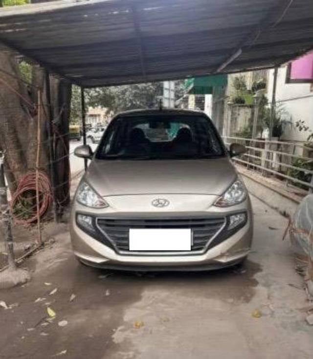 https://images10.gaadi.com/usedcar_image/4556003/original/processed_ec175c42-24cc-49da-8aee-a7a34286bdb3.jpeg?imwidth=6402