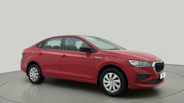https://images10.gaadi.com/usedcar_image/4556010/original/374a1537eef029d85acf17e958b4c4e2.jpg?imwidth=6400