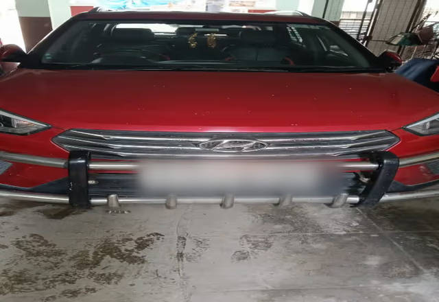 https://images10.gaadi.com/usedcar_image/4556069/original/9ea7c633-49db-4f6e-a35f-d07f0f47b964.?imwidth=6400