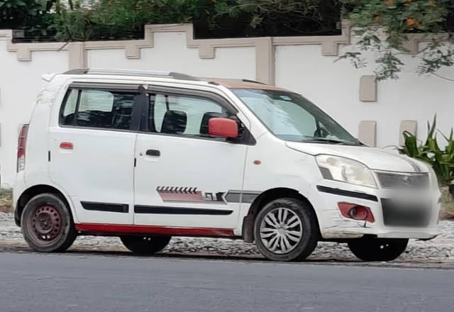 https://images10.gaadi.com/usedcar_image/4556077/original/b9307cff-05b4-4222-9bd3-e9644807b481.?imwidth=6400