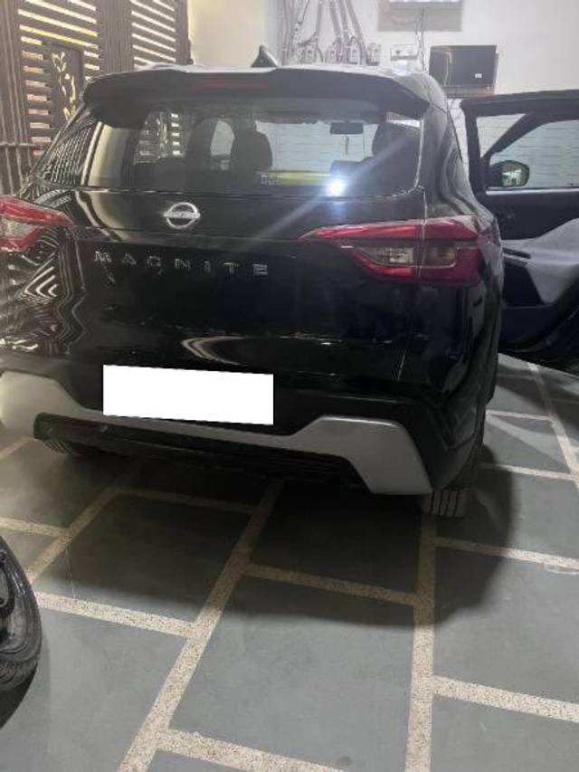 https://images10.gaadi.com/usedcar_image/4556082/original/processed_6beef768-257e-4111-8e8d-8b3bff8e2b39.jpg?imwidth=6400