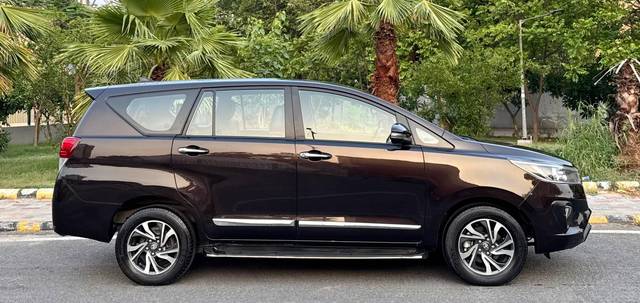 https://images10.gaadi.com/usedcar_image/4556086/original/processed_504471cc7883dbb80e8503c8197f927e.jpeg?imwidth=6401