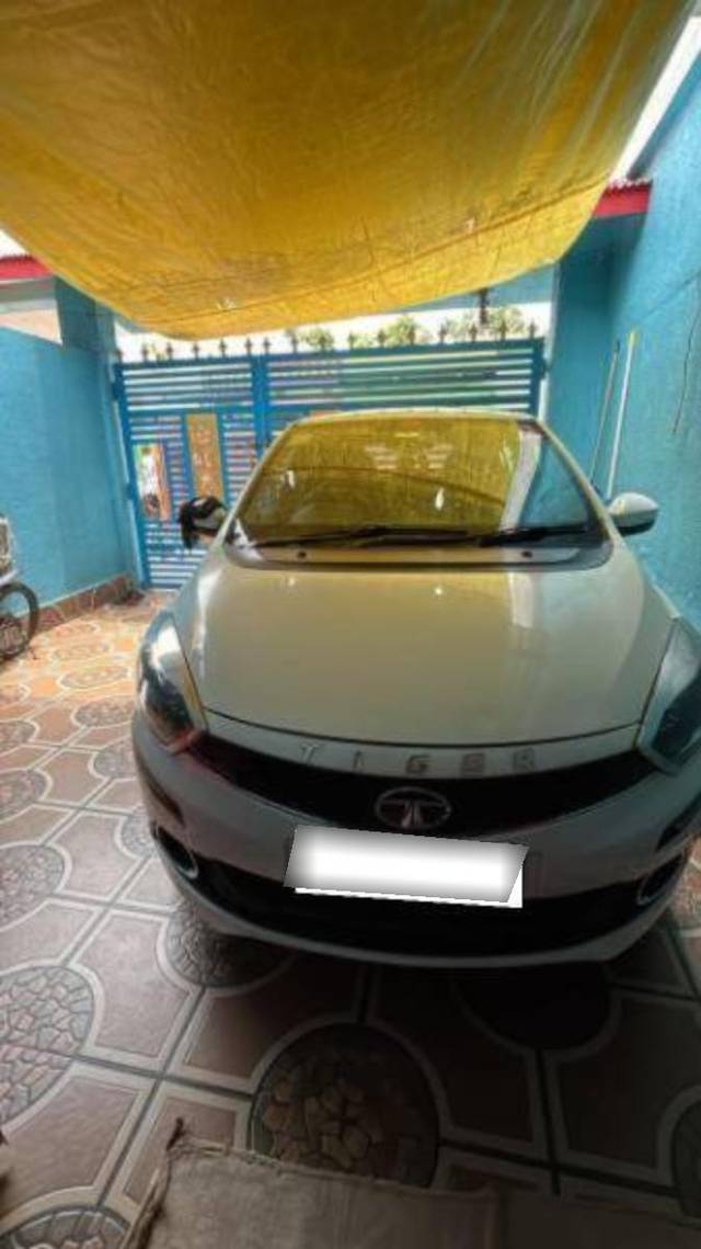 https://images10.gaadi.com/usedcar_image/4556088/original/processed_processed_daea314f-6121-4a76-874c-20ec03dbfb61.jpg?imwidth=6400