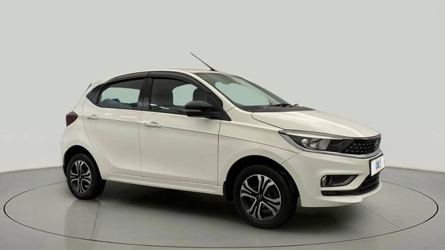 https://images10.gaadi.com/usedcar_image/4556106/original/4a7f0bedac67479016d0141f60aa0522.jpg?imwidth=6400