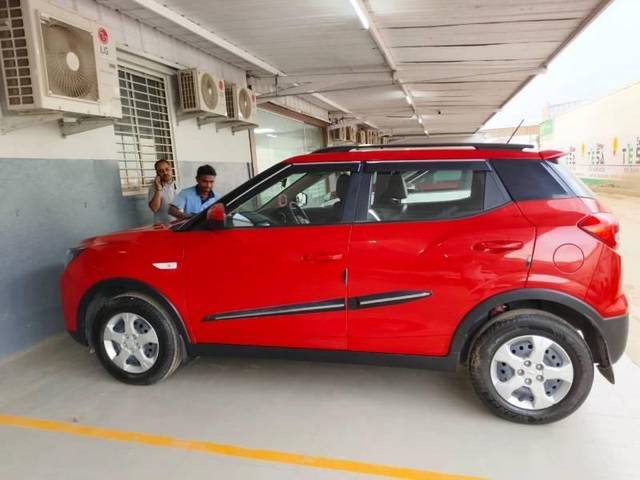 https://images10.gaadi.com/usedcar_image/4556108/original/processed_bbf6e5c5-5a8b-4f14-b0a9-6db4d1156392.jpeg?imwidth=6400