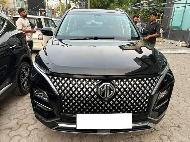 https://images10.gaadi.com/usedcar_image/4556157/original/processed_f8ef4513-7ed3-44ab-9bd0-a76efc2c0c04.jpg?imwidth=6402