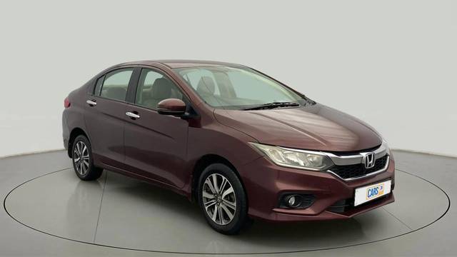 https://images10.gaadi.com/usedcar_image/4556194/original/fc05e2acb28bd5e3a848bb9da583d054.jpg?imwidth=6400