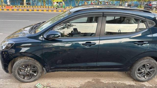 https://images10.gaadi.com/usedcar_image/4556250/original/processed_92af2631-2505-4432-bcdf-5ceed9751b82.jpg?imwidth=6402