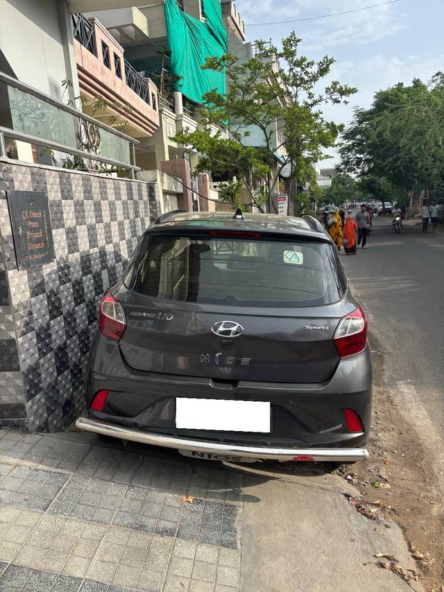 https://images10.gaadi.com/usedcar_image/4556269/original/processed_43b044b3-f62d-441c-9c5e-a459ad113901.jpg?imwidth=6400