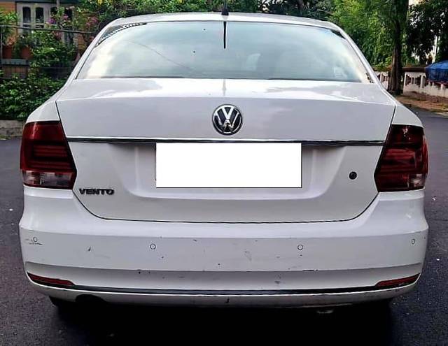 https://images10.gaadi.com/usedcar_image/4556285/original/processed_5b864f14-60ee-4ac5-a43b-5d8dcd14fa43.jpg?imwidth=6401
