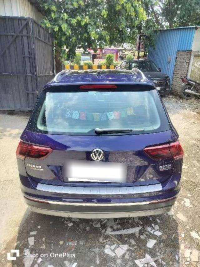 https://images10.gaadi.com/usedcar_image/4556287/original/processed_processed_7596a09e-4102-44e0-818f-e003d28a044b.jpeg?imwidth=6402