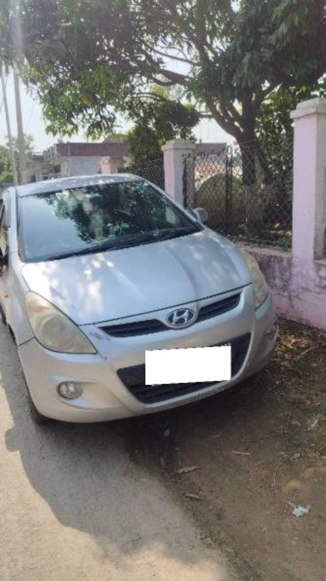 https://images10.gaadi.com/usedcar_image/4556325/original/processed_270b9735-4194-41d9-b45d-54a9de6705ea.jpg?imwidth=6400