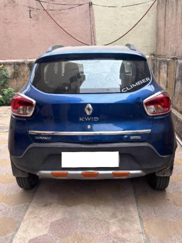 https://images10.gaadi.com/usedcar_image/4556363/original/processed_6f1f2759-dcbb-4581-b37e-92a864ea5bf8.jpg?imwidth=6401
