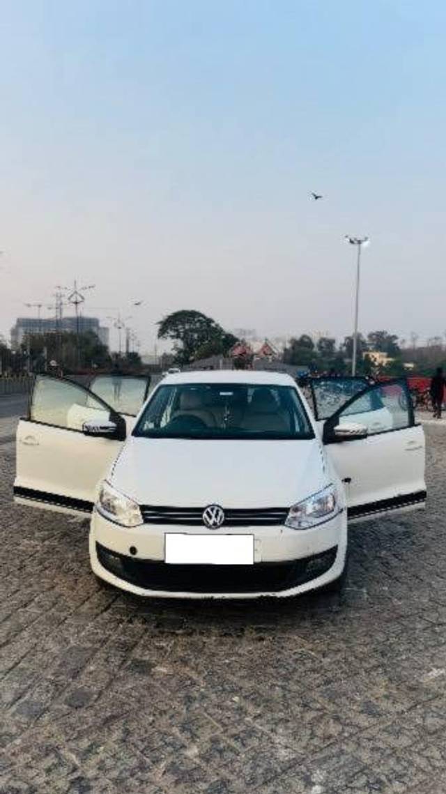 https://images10.gaadi.com/usedcar_image/4556391/original/processed_8c329821-224b-4634-9eeb-8dec2dc2de13.jpeg?imwidth=6401