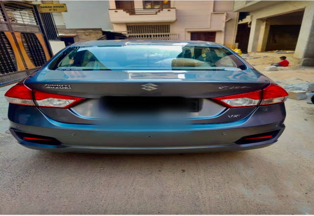 https://images10.gaadi.com/usedcar_image/4556446/original/6564c38e-9069-4515-8d8b-43f0e56a880c.?imwidth=6401