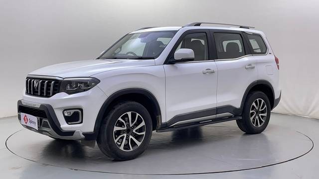 https://images10.gaadi.com/usedcar_image/4556465/original/4f9fd34347ff070411b020d95fb99b88.JPG?imwidth=6400
