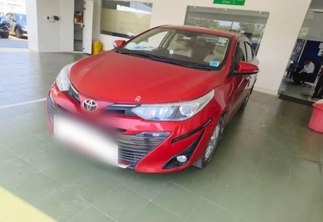 https://images10.gaadi.com/usedcar_image/4556472/original/f6af74b7-0ce1-4ac2-95d8-799d9b899bbb.?imwidth=6400