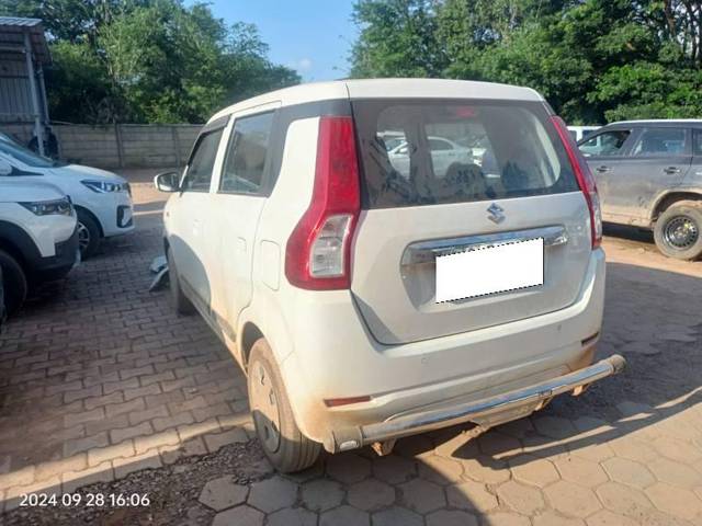 https://images10.gaadi.com/usedcar_image/4556510/original/processed_fbb9f783-471b-4f08-b0e9-1e4ed4c971b8.jpg?imwidth=6400