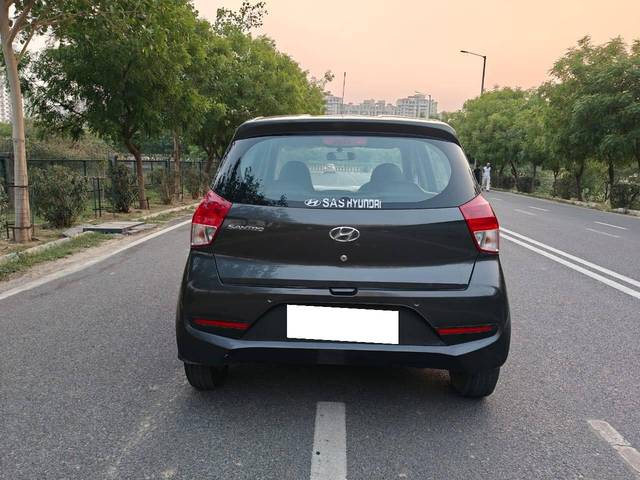 https://images10.gaadi.com/usedcar_image/4556575/original/processed_ac375600a34ab449c590511360cccbbc.jpg?imwidth=6402