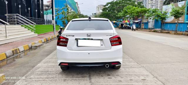 https://images10.gaadi.com/usedcar_image/4556596/original/processed_05d2496676381c238c972a805396f17d.jpg?imwidth=6401