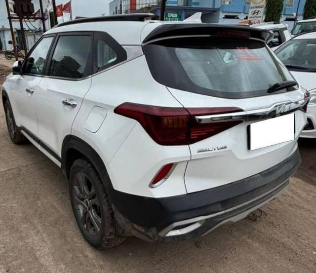 https://images10.gaadi.com/usedcar_image/4556631/original/processed_f13366a6-70ff-4d99-9141-dfe8057b705e.jpeg?imwidth=6402