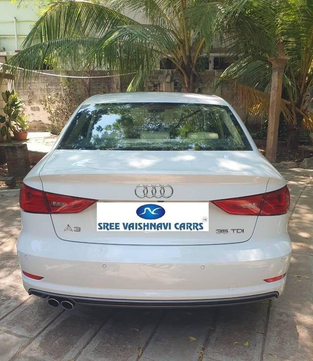 https://images10.gaadi.com/usedcar_image/4556645/original/processed_fcf9e6cda45adb251a9bfdd306c961a5.jpeg?imwidth=6402