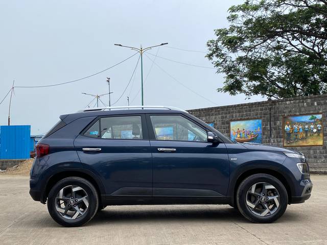 https://images10.gaadi.com/usedcar_image/4556659/original/0ab5a948721fc19f82ef8908efe5666c.jpg?imwidth=6401