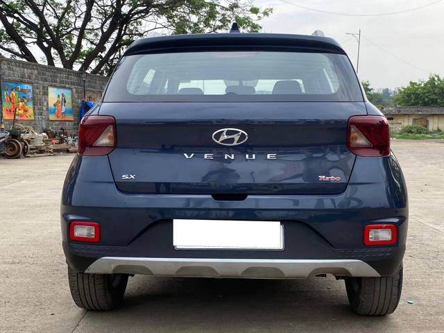 https://images10.gaadi.com/usedcar_image/4556659/original/processed_a77043bcd81635cee85714ab0e2e9164.jpg?imwidth=6402