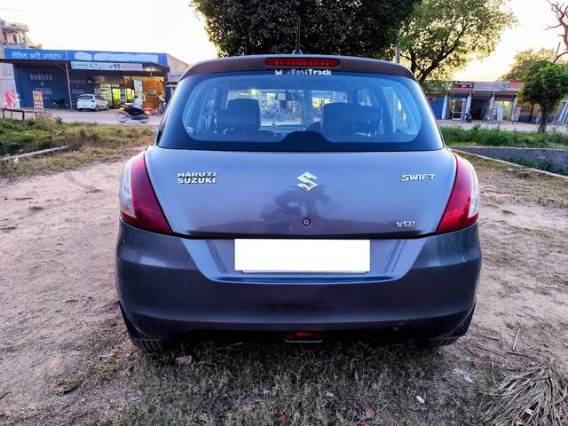 https://images10.gaadi.com/usedcar_image/4556694/original/processed_b12cc435651aacdf4a245f6954e8ba67.jpg?imwidth=6401