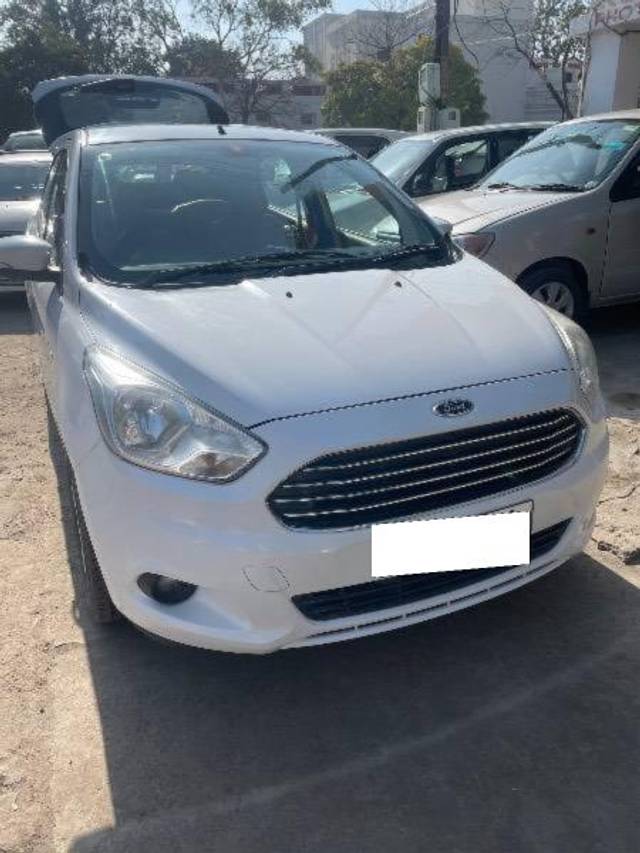 https://images10.gaadi.com/usedcar_image/4556700/original/processed_9d1bfa36-8b27-4070-8b3a-813685abf35e.jpeg?imwidth=6400
