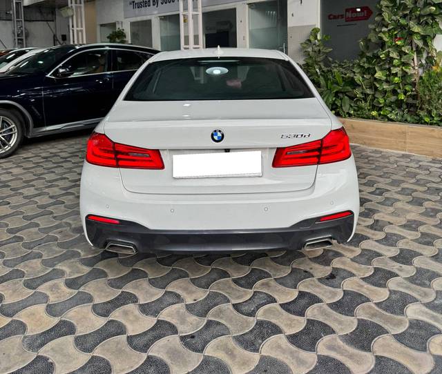 https://images10.gaadi.com/usedcar_image/4556701/original/processed_259a4ef8355e9dc43e6ddf6f08b9e213.jpg?imwidth=6401