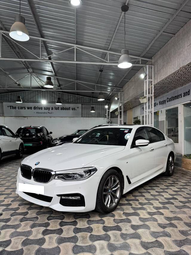 https://images10.gaadi.com/usedcar_image/4556701/original/processed_ba882e79df8b97a449256fb25ca7738a.jpg?imwidth=6400